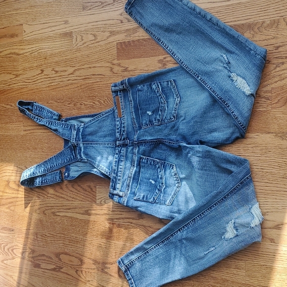 Dollhouse Jean Distressed Bib Overalls - Picture 9 of 16